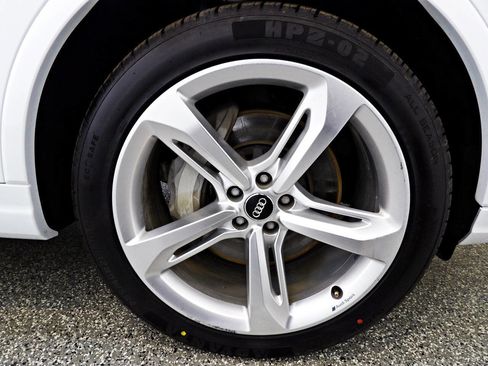 Used 2019 Audi Q7 3.0T Prestige image 22