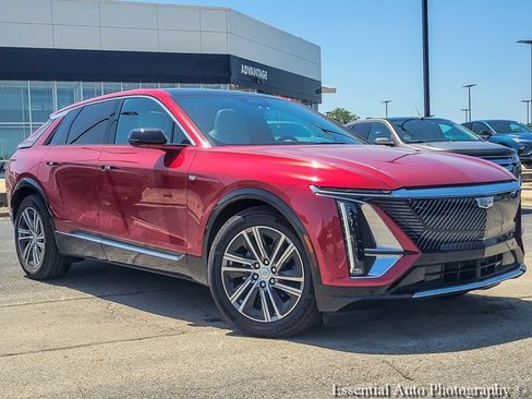 Used 2024 Cadillac Lyriq Luxury AWD/4WD image 1