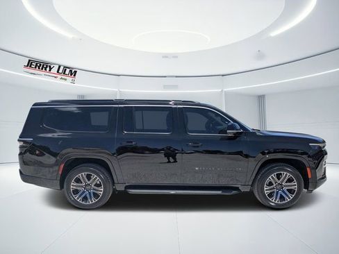 New 2026 Jeep Grand Wagoneer L 4WD w/ Premium Group I image 2