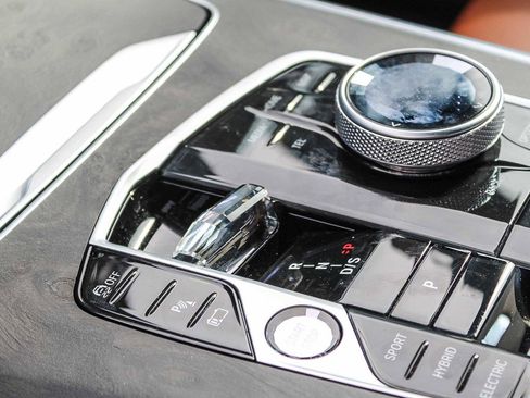 Used 2024 BMW X5 xDrive50e image 19