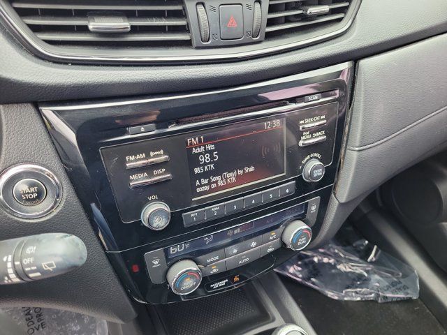 Used 2017 Nissan Rogue SV FWD image 27