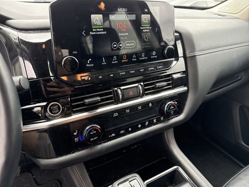 Used 2024 Nissan Pathfinder Platinum w/ Cargo Package image 19