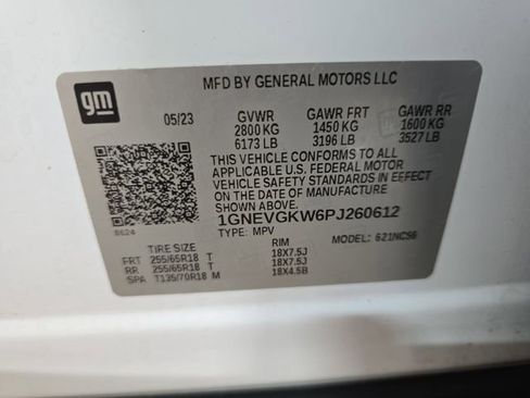 Used 2023 Chevrolet Traverse LT w/ Rear Camera Mirror Package image 35