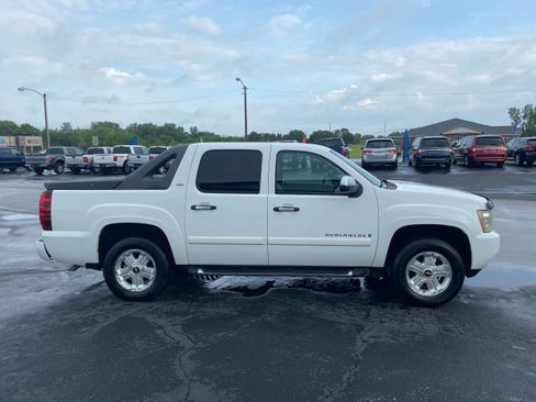 Used 2008 Chevrolet Avalanche LT w/ LT Preferred Equipment Group AWD/4WD image 4