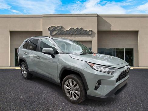Used 2021 Toyota RAV4 XLE Premium FWD image 1