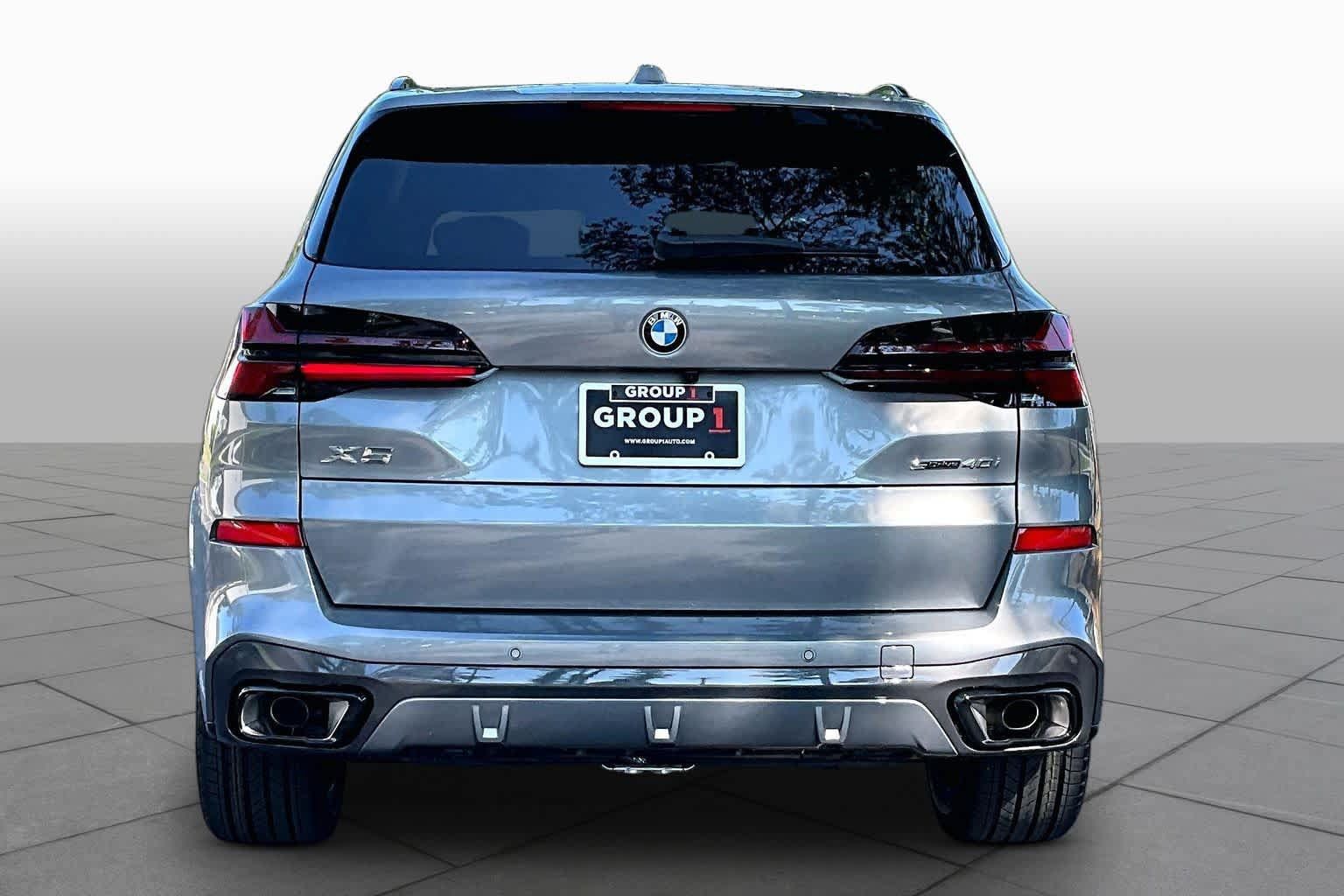 Used 2026 BMW X5 sDrive40i w/ M Sport Package RWD image 4
