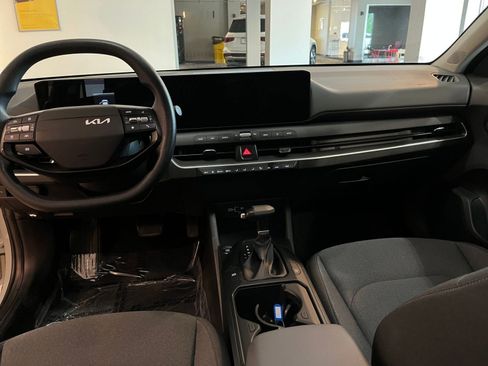 Used 2025 Kia K4 FWD image 35