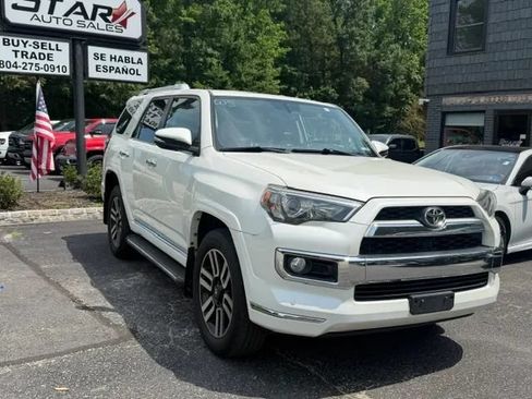 Used 2018 Toyota 4Runner Limited w/ Four Season Floor Mat Package AWD/4WD image 3