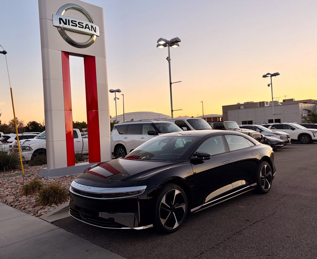 Used 2024 Lucid Air Touring AWD/4WD image 3