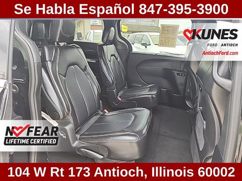 Used 2025 Chrysler Pacifica Select FWD image 47
