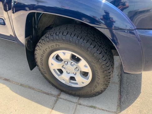 Used 2006 Toyota Tacoma PreRunner RWD image 9