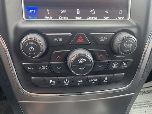 Used 2018 Jeep Grand Cherokee Altitude image 18