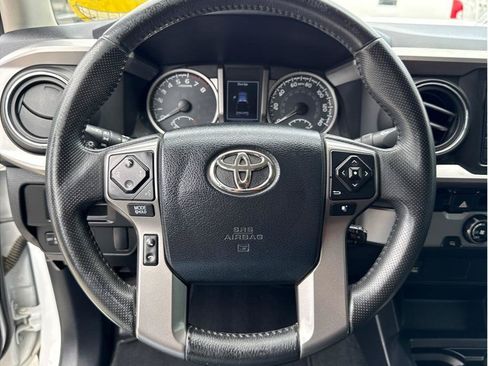 Used 2017 Toyota Tacoma SR5 w/ Tow Package RWD image 29