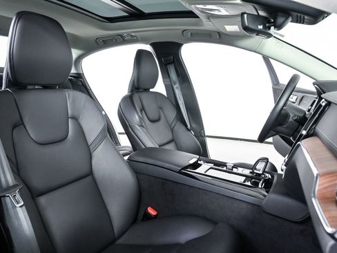 Certified 2025 Volvo S60 T8 Ultra AWD/4WD image 25