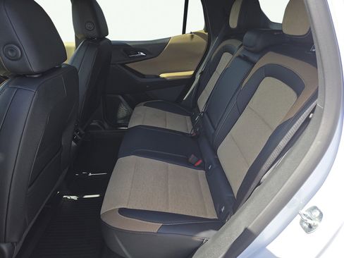New 2026 Chevrolet Equinox ACTIV w/ Convenience Package III FWD image 28