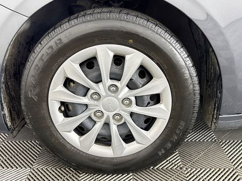 Used 2024 Kia Forte LX image 61