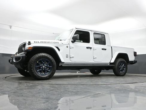 New 2026 Jeep Gladiator Sport AWD/4WD image 47