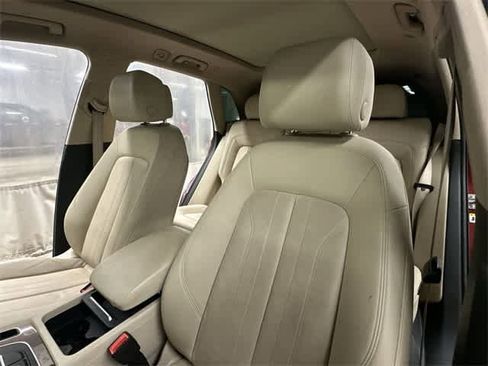 Used 2018 Audi Q5 2.0T Premium Plus w/ Premium Plus Package image 16