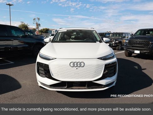 Used 2025 Audi Q6 e-tron Premium Plus w/ Premium Plus image 9