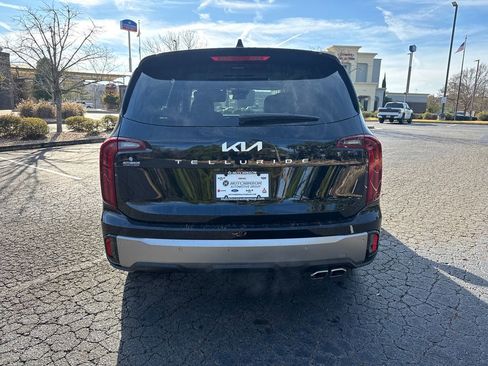 Certified 2025 Kia Telluride S FWD image 4