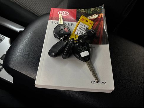 Used 2016 Toyota 4Runner SR5 image 39