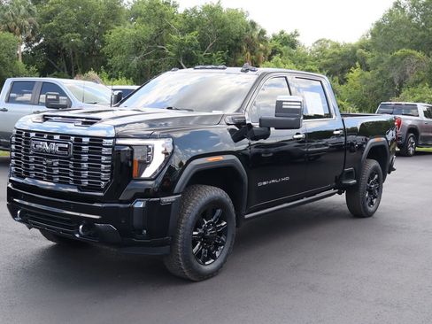 Used 2024 GMC Sierra 3500 Denali Ultimate AWD/4WD image 5
