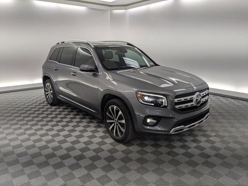 Used 2022 Mercedes-Benz GLB 250 4MATIC image 5