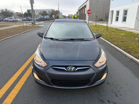 Used 2013 Hyundai Accent SE image 6