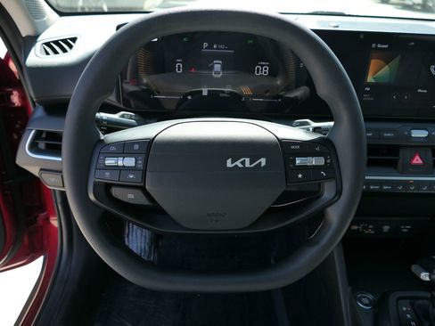 Certified 2025 Kia K4 LXS image 17