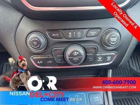 Used 2023 Jeep Cherokee Altitude Lux image 24