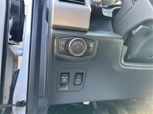 Used 2019 Ford F150 Lariat w/ Trailer Tow Package image 21