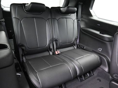 New 2025 Jeep Grand Cherokee L Limited w/ Black Appearance Package image 20