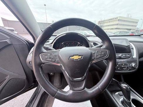 Used 2016 Chevrolet Malibu LT image 14