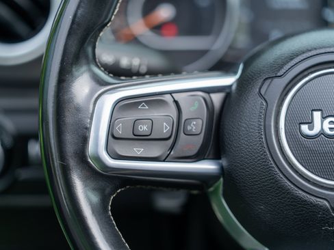 Used 2020 Jeep Wrangler Unlimited Sahara AWD/4WD image 18