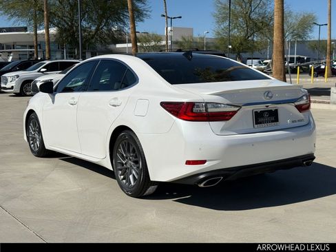 Used 2018 Lexus ES 350 w/ Navigation System Package image 4