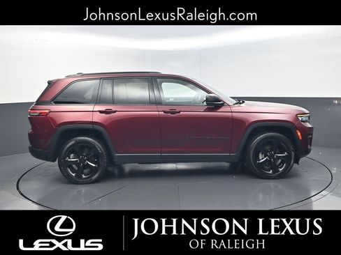 Used 2022 Jeep Grand Cherokee Altitude image 6