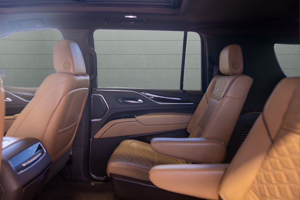 Used 2022 Cadillac Escalade ESV Sport w/ LPO, ONYX Package AWD/4WD image 50