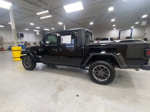 Used 2023 Jeep Gladiator Overland image 7