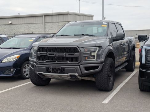Used 2018 Ford F150 Raptor w/ Equipment Group 802A Luxury image 4
