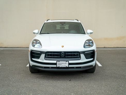 Used 2025 Porsche Macan image 6