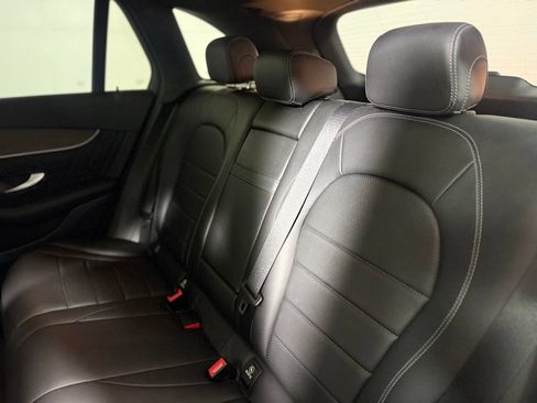 Used 2021 Mercedes-Benz GLC 300 4MATIC image 25