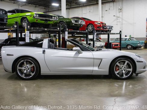 Used 2009 Chevrolet Corvette Coupe w/ Preferred Equipment Group RWD image 9