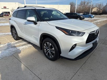 Used 2022 Toyota Highlander XLE