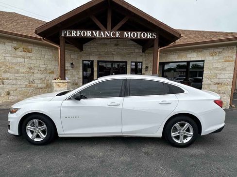 Used 2019 Chevrolet Malibu LS FWD image 2