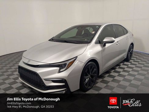 Certified 2024 Toyota Corolla SE FWD image 1