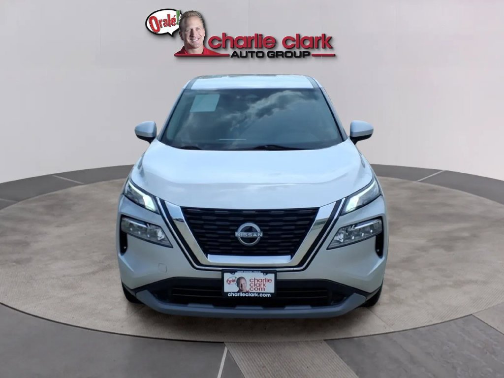 Used 2023 Nissan Rogue SV FWD image 8