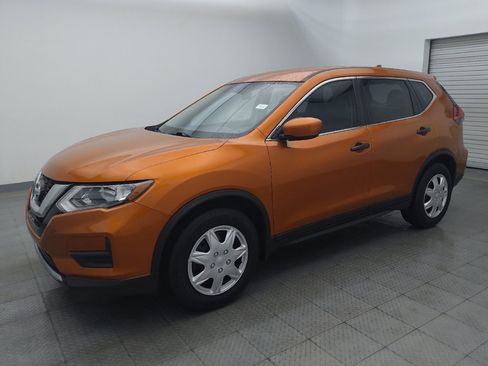 Used 2017 Nissan Rogue S image 2