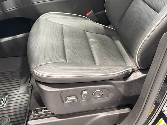 Certified 2023 Cadillac Escalade Premium Luxury w/ LPO, Floor Liner Package AWD/4WD image 18