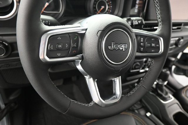 New 2026 Jeep Wrangler Unlimited Sahara w/ Safety Group AWD/4WD image 16
