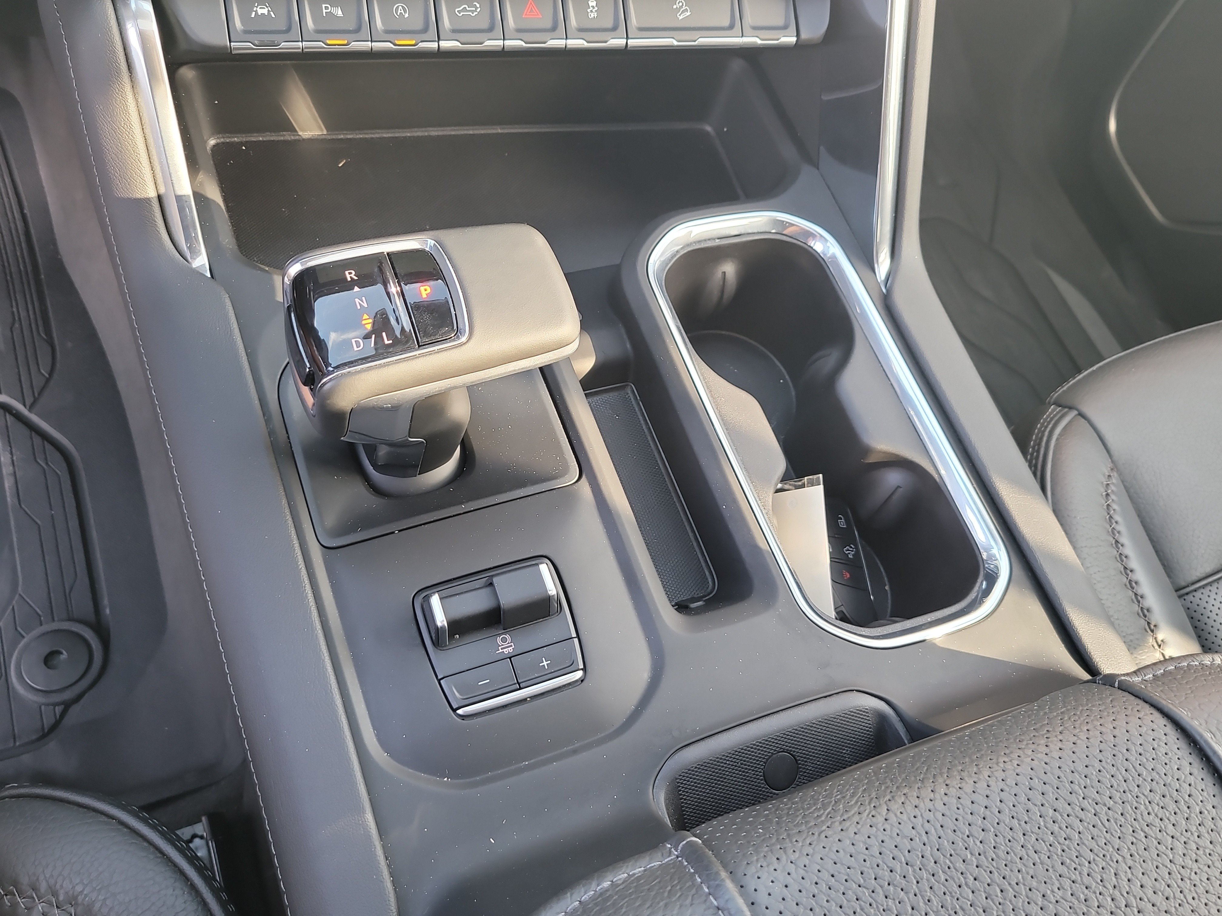Used 2025 GMC Sierra 1500 Denali AWD/4WD image 27